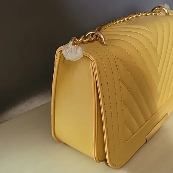 Yellow Quilted Shoulder Bag With Gold Chain Strap - Picture 2 of 3
